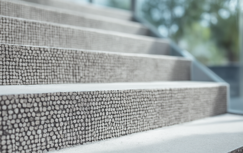 Antirutsch-Fliesen Treppe: Sicherheit & Stil vereint